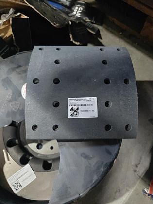 Накладка тормозная задняя (16 отв. длинная (Ф6) 2011 FAW (Фав) J6